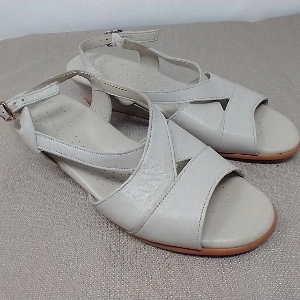 SAS TRIPAD CARESS SANDALS IN IVORY